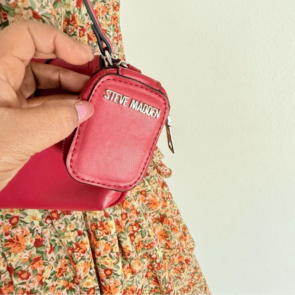 Steve Madden Red Buckle Shoulder Bag - Picture 9 of 10
